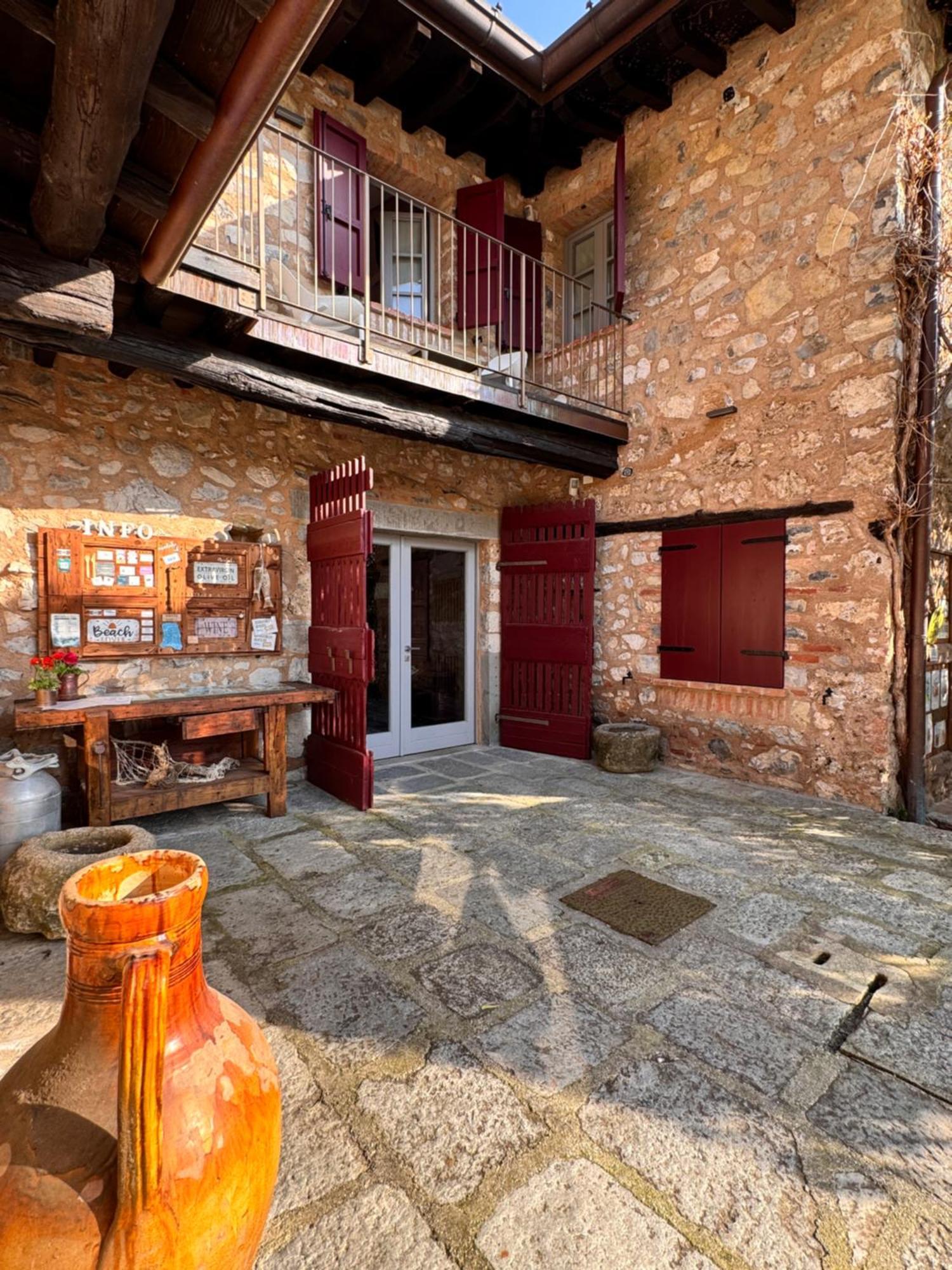 Agriturismo Cascina Carai Marone Exterior photo